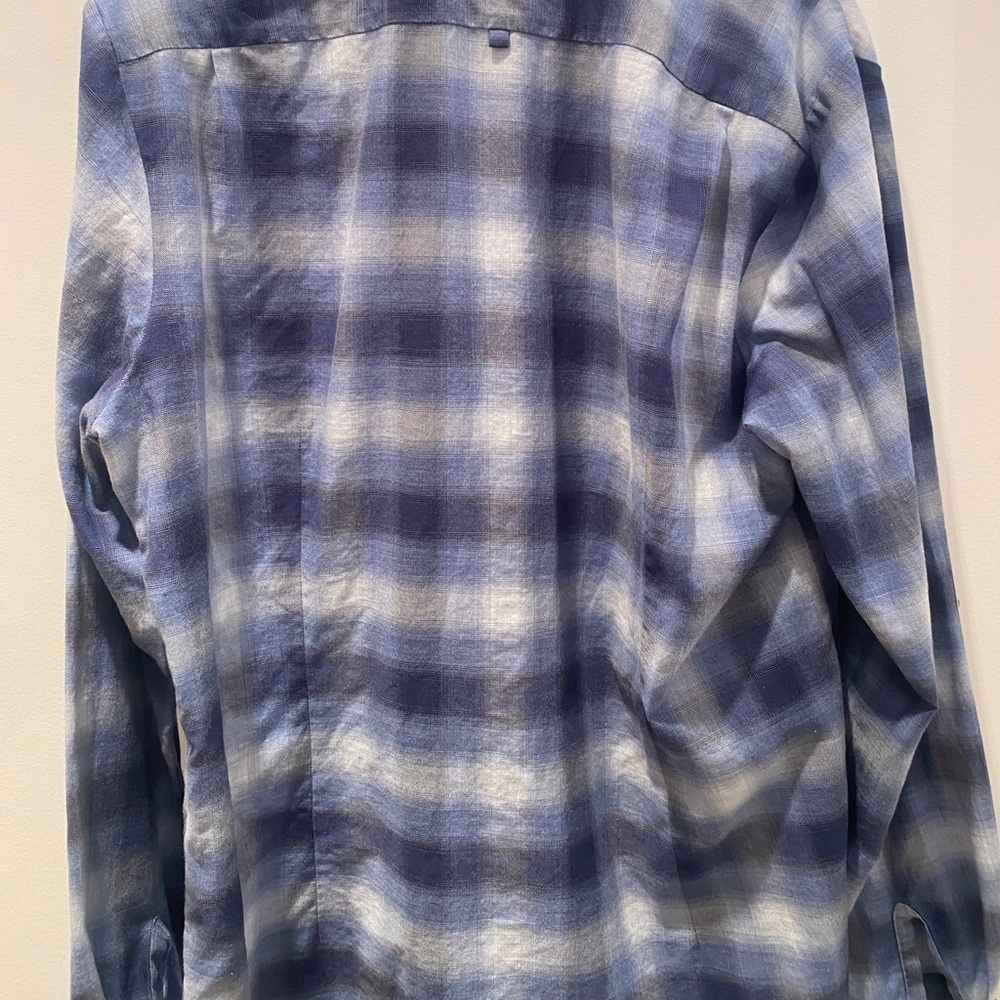 Excellent condition Vince button down - Picture 2 of 5